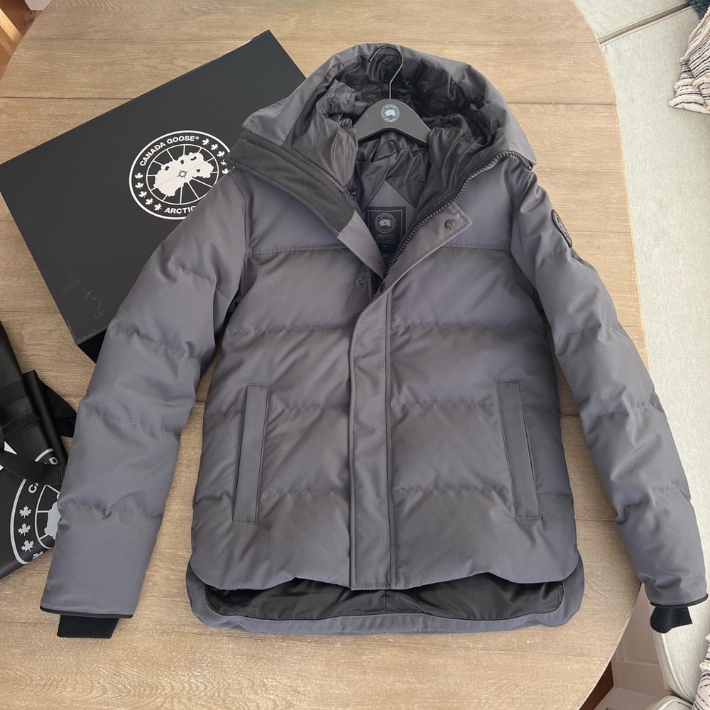 SOLD Men’s Canada goose